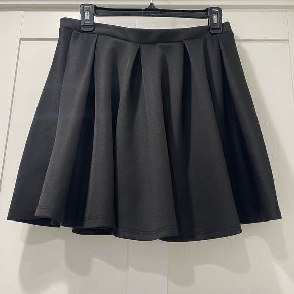 Akira Skirt Size L - Picture 1 of 3